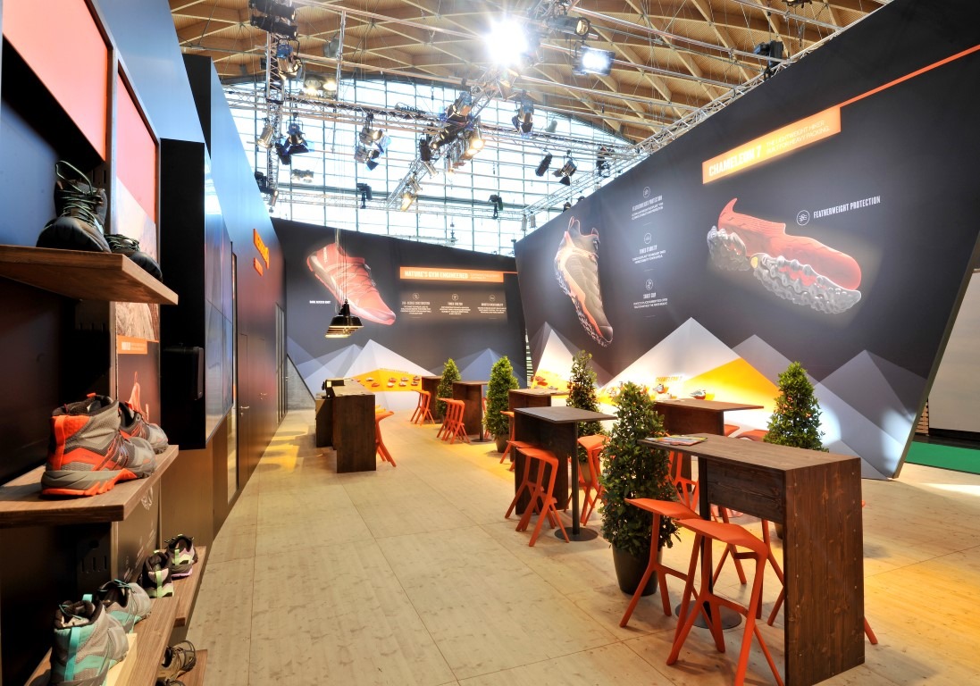 Ralf Wapler - backstage creative lightdesign GmbH Lichtdesign für Merrell auf der Outdoor Freidrichshafen