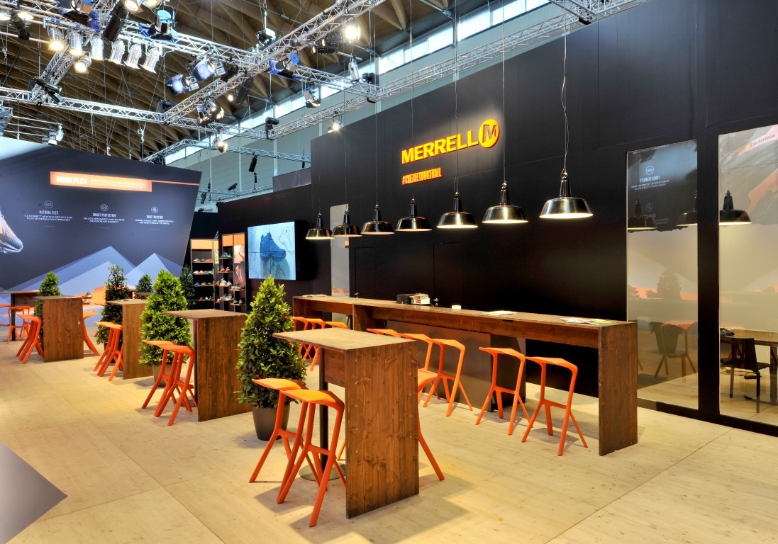 Ralf Wapler - backstage creative lightdesign GmbH Lichtdesign für Merrell auf der Outdoor Freidrichshafen